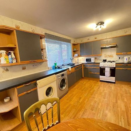 Spacious Bedroom In Beckton Londyn Zewnętrze zdjęcie