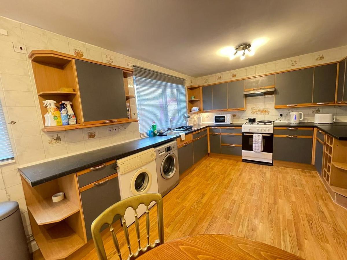 Spacious Bedroom In Beckton Londyn Zewnętrze zdjęcie