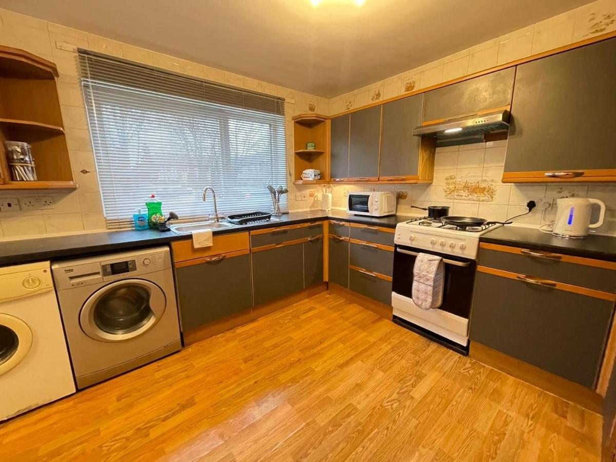 Spacious Bedroom In Beckton Londyn Zewnętrze zdjęcie